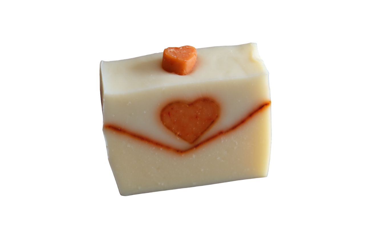 savon en forme de lettre d'amour vue de face